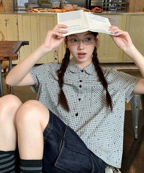 AVYL(アヴィル)の「モノトーン総柄ミニチェック半袖ショートシャツ(シャツ/ブラウス・レディース・ブラック・M)」の10枚目の写真