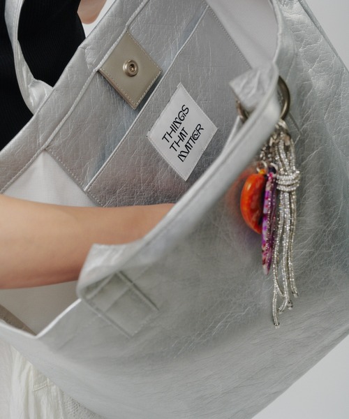 THINGS THAT MATTER(シングス ザット マター)の「TYVEK BIG TOTE BAG / タイベック ビッグ トートバッグ(トートバッグ・レディース・シルバー/ブラック・FREE)」の17枚目の写真