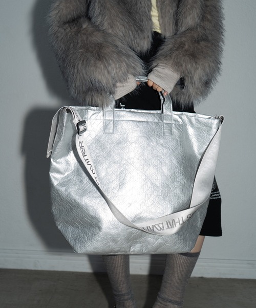 THINGS THAT MATTER(シングス ザット マター)の「TYVEK BIG TOTE BAG / タイベック ビッグ トートバッグ(トートバッグ・レディース・シルバー/ブラック・FREE)」の22枚目の写真