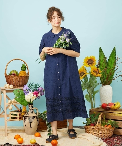 Jocomomola(ホコモモラ)の「Sendero de flores フラワー刺繍シャツワンピース(ワンピース・レディース・ネイビー/アイボリー・40)」の3枚目の写真