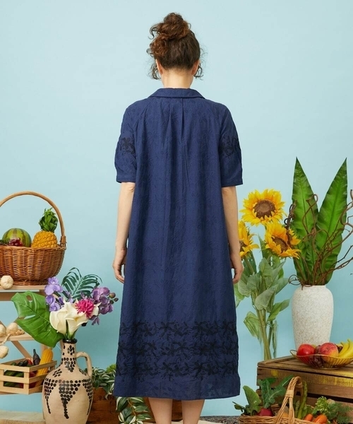 Jocomomola(ホコモモラ)の「Sendero de flores フラワー刺繍シャツワンピース(ワンピース・レディース・ネイビー/アイボリー・40)」の5枚目の写真