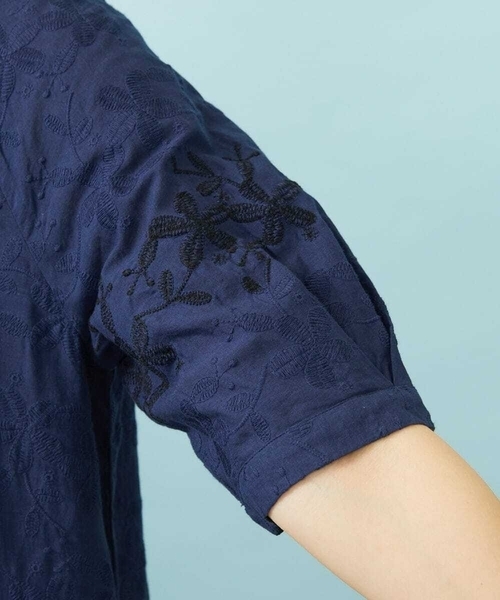 Jocomomola(ホコモモラ)の「Sendero de flores フラワー刺繍シャツワンピース(ワンピース・レディース・ネイビー/アイボリー・40)」の8枚目の写真
