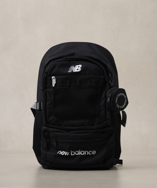 FUNALIVE(ファンアライブ)の「new balance グラデーションロゴDAY PACK 32L ポーチ付(バックパック/リュック・メンズ・ブラック/ブラック×パープル・フリー)」の1枚目の写真