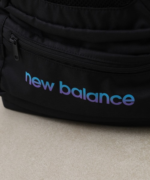 FUNALIVE(ファンアライブ)の「new balance グラデーションロゴDAY PACK 32L ポーチ付(バックパック/リュック・メンズ・ブラック/ブラック×パープル・フリー)」の10枚目の写真