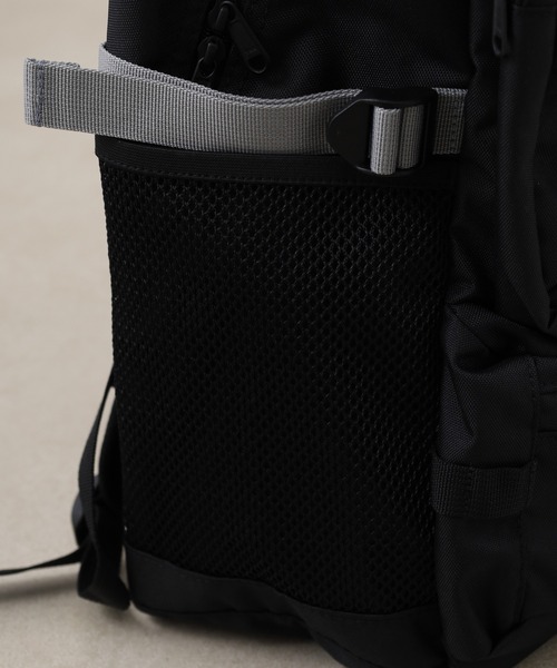 FUNALIVE(ファンアライブ)の「new balance グラデーションロゴDAY PACK 32L ポーチ付(バックパック/リュック・メンズ・ブラック/ブラック×パープル・フリー)」の11枚目の写真