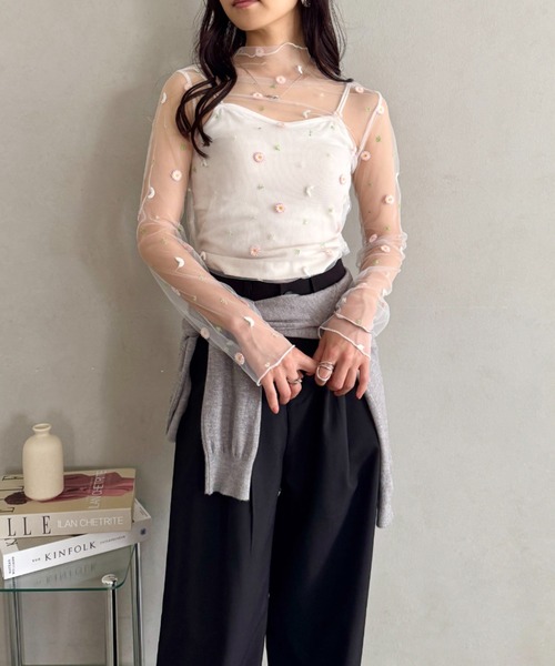 LOVALOT(ラバロット)の「花柄 シアーカットソー 長袖(Tシャツ/カットソー・レディース・ブラック/アイボリー/ホワイト/グレー・FREE)」の10枚目の写真