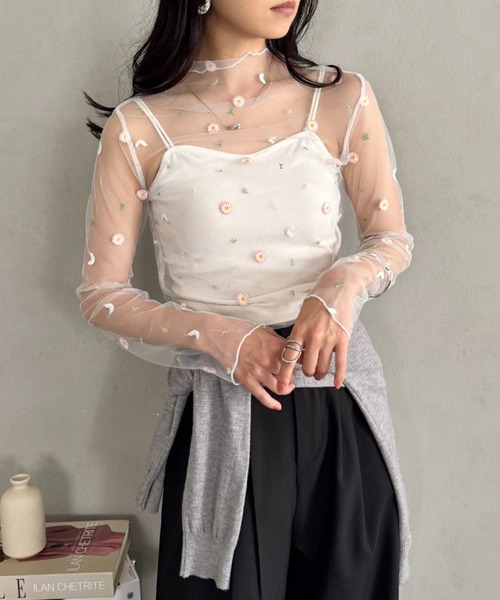LOVALOT(ラバロット)の「花柄 シアーカットソー 長袖(Tシャツ/カットソー・レディース・ブラック/アイボリー/ホワイト/グレー・FREE)」の12枚目の写真