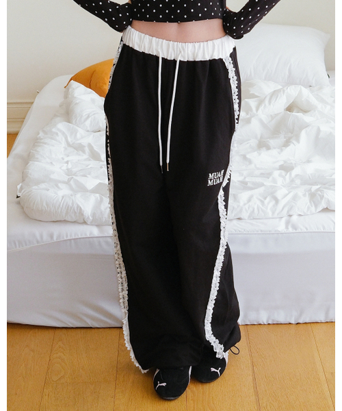 muahmuah（ムーアムーア）の「レースライン ワイドバンディングパンツ [ブラック]（スウェットパンツ・レディース・その他・FREE）」の2枚目の写真