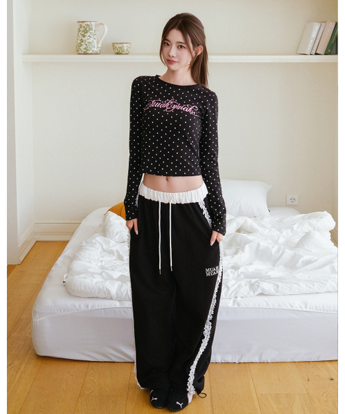 muahmuah（ムーアムーア）の「レースライン ワイドバンディングパンツ [ブラック]（スウェットパンツ・レディース・その他・FREE）」の4枚目の写真