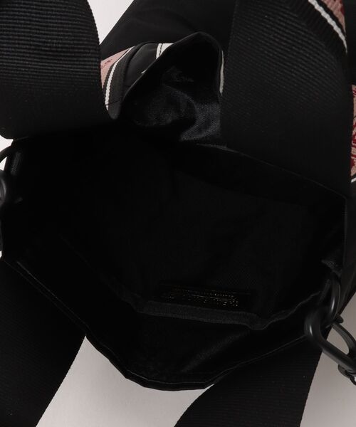 THEATRE PRODUCTS(シアタープロダクツ)の「【THEATRE PRODUCTS】2Way仕様JQテープバッグ Sサイズ ショルダーバッグ ハンドバッグ SPD(ショルダーバッグ・レディース・ベージュ/ブラック・FREE)」の5枚目の写真