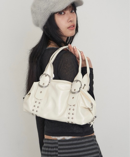 WHO'S WHO gallery(フーズフーギャラリー)の「【WEB限定】ダブルバックルミニボストンバッグ(ボストンバッグ・レディース・ブラック/ダークブラウン/オフホワイト・FREE)」の4枚目の写真