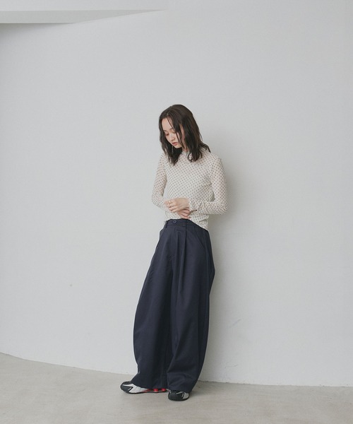 ad thie(アドティエ)の「プチ ハイネック ドット シアートップス(Tシャツ/カットソー・レディース・オフホワイト/ブラック・FREE)」の9枚目の写真