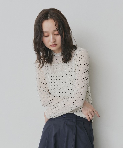 ad thie(アドティエ)の「プチ ハイネック ドット シアートップス(Tシャツ/カットソー・レディース・オフホワイト/ブラック・FREE)」の11枚目の写真