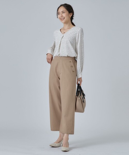 SHOO・LA・RUE(シューラルー)の「【S-LL/洗濯機可】ボタンがアクセント ストレートクロップドパンツ(その他パンツ・レディース・ブラック/ネイビー/ベージュ・04/03/02/01)」の10枚目の写真