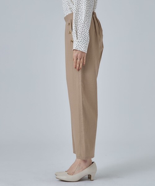 SHOO・LA・RUE(シューラルー)の「【S-LL/洗濯機可】ボタンがアクセント ストレートクロップドパンツ(その他パンツ・レディース・ブラック/ネイビー/ベージュ・04/03/02/01)」の17枚目の写真