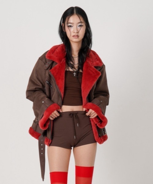 ROYAL FLASH(ロイヤルフラッシュ)の「MITSUKI/ミツキ/2WAY FAUX SHEARLING JACKET(その他アウター・レディース・ブラック/ブラウン・F)」の5枚目の写真