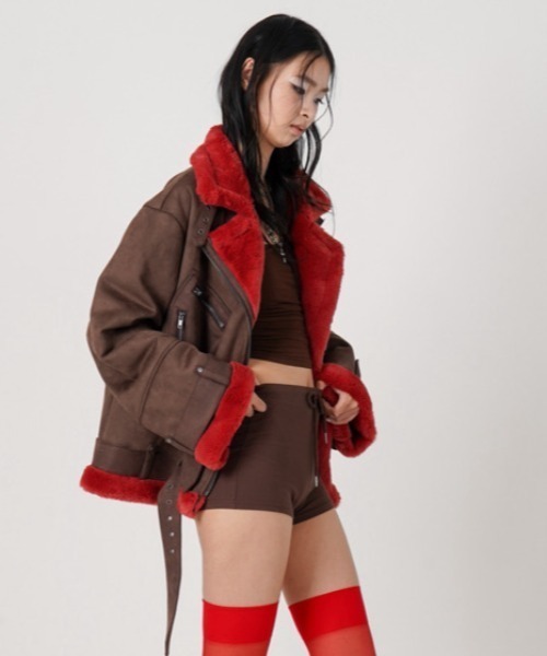 ROYAL FLASH(ロイヤルフラッシュ)の「MITSUKI/ミツキ/2WAY FAUX SHEARLING JACKET(その他アウター・レディース・ブラック/ブラウン・F)」の6枚目の写真