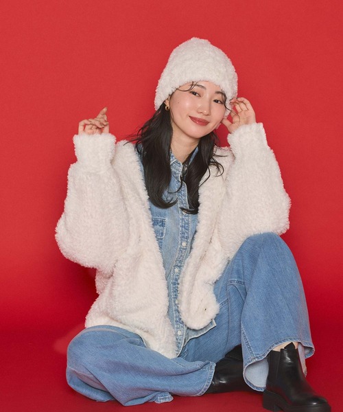 Gready Brilliant(グレディブリリアン)の「フェザーヤーンVネックカーデ(ニット/セーター・レディース・ホワイト/ブラウン系その他・FREE)」の14枚目の写真