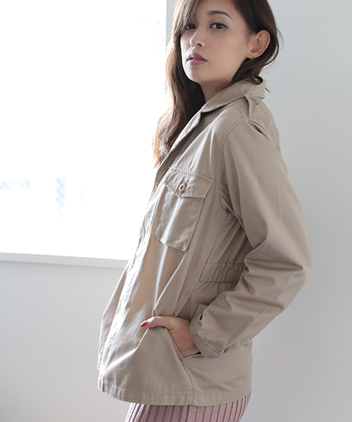 Denime(ドゥニーム)の「MILITARY JKT/ミリタリージャケット(ミリタリージャケット・レディース・カーキ/ブラック/ベージュ・X-SMALL/SMALL)」の17枚目の写真
