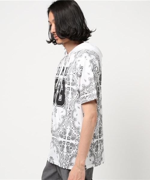 WEGO（ウィゴー）の「WEGO/ペイズリー柄フード付きTシャツ（Tシャツ/カットソー・メンズ・レッド/ホワイト/ブラック/ネイビー・LARGE/MEDIUM）」の5枚目の写真