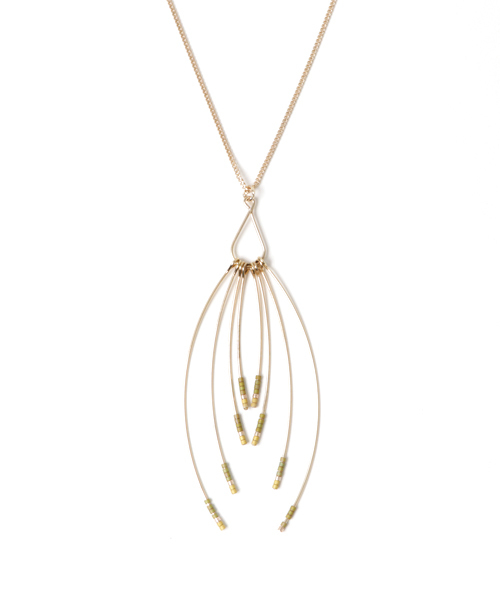 earth music&ecology（アースミュージックアンドエコロジー）の「【2016Autumn】プチビーズロングネックレス（ネックレス・レディース・レッド/グリーン/ブルー・FREE）」の2枚目の写真