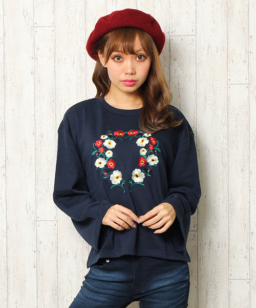 SpRay（スプレイ）の「【新色入荷】花刺繍スウェット（スウェット・レディース・ネイビー/ブラック/ワイン/オフホワイト/グレー/ブルー/ピンク/カーキ・FREE）」の5枚目の写真