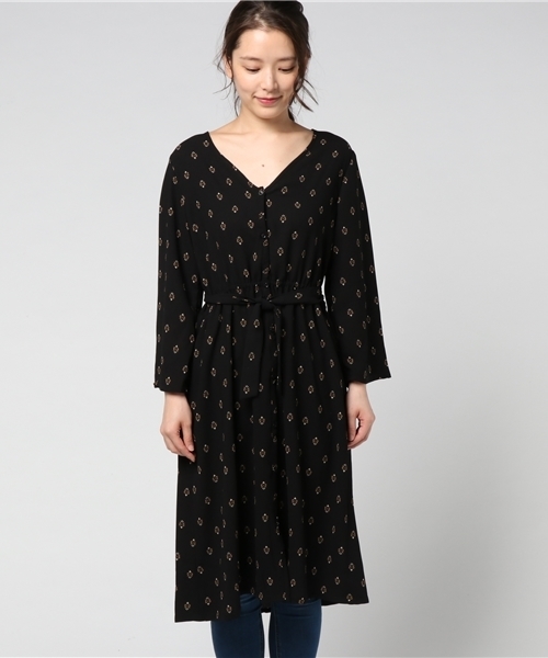 VENCEEXCHANGE（ヴァンスエクスチェンジ）の「小紋柄ガウンシャツ                   （ワンピース・レディース・オフホワイト/ブラック・MEDIUM）」の3枚目の写真