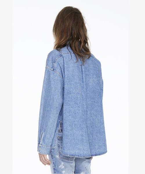 AMERICAN RAG CIE(アメリカンラグシー)の「FEAR OF GOD フィアオブゴッド DENIM OVERSIZED SH / 5C-17-DFLN-BL(シャツ/ブラウス・メンズ・インディゴブルー・SMALL/MEDIUM/LARGE)」の2枚目の写真