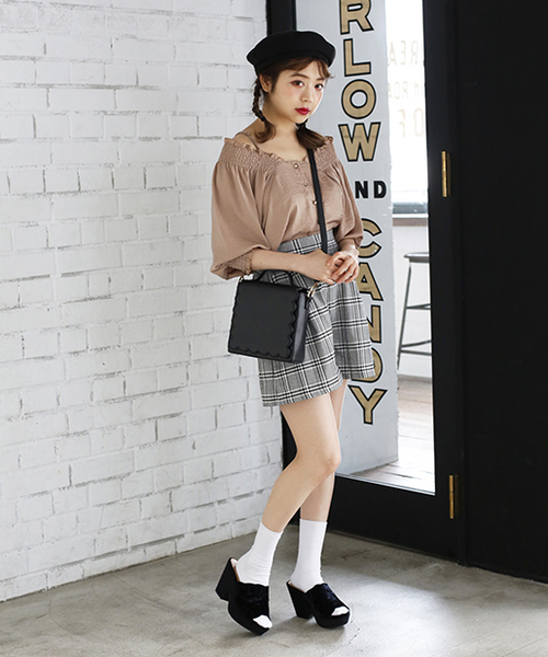 one after another NICE CLAUP（ワンアフターアナザーナイスクラップ）の「前後２ＷＡＹサテンシャツ（シャツ/ブラウス・レディース・ブラック/アイボリー/ブルー系その他/レンガ・FREE）」の16枚目の写真