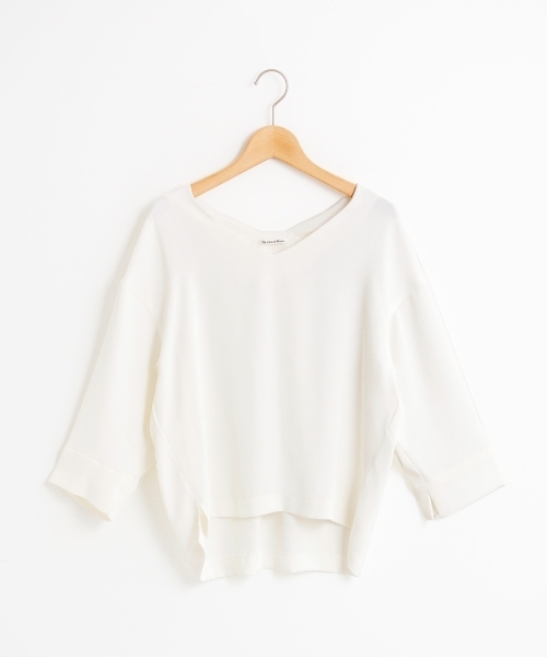 le.coeur blanc（ルクールブラン）の「Vネックワイドスリーブコクーンブラウス（シャツ/ブラウス・レディース・オフホワイト/サックスブルー/ピンク/ダークグレー・FREE）」の2枚目の写真