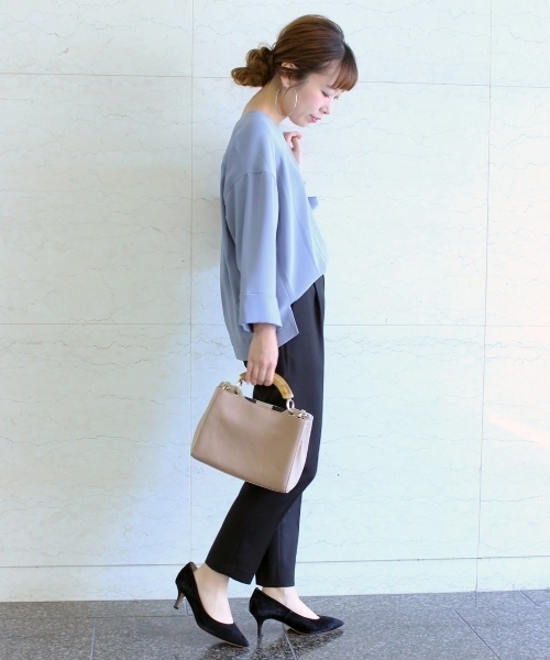 le.coeur blanc（ルクールブラン）の「Vネックワイドスリーブコクーンブラウス（シャツ/ブラウス・レディース・オフホワイト/サックスブルー/ピンク/ダークグレー・FREE）」の20枚目の写真