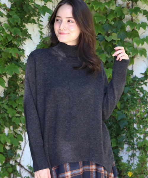 earth music&ecology(アースミュージックアンドエコロジー)の「ヤクニットプルオーバー(ニット/セーター・レディース・ライトグレー/チャコールグレー/キナリ/ベージュ/レッド/カーキ・FREE)」の1枚目の写真