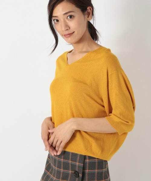 laboratory work（ラボラトリーワーク）の「クールミスト抜け感Vネックニット（ニット/セーター・レディース・ブラック/ブラウン/イエロー・MEDIUM）」の3枚目の写真