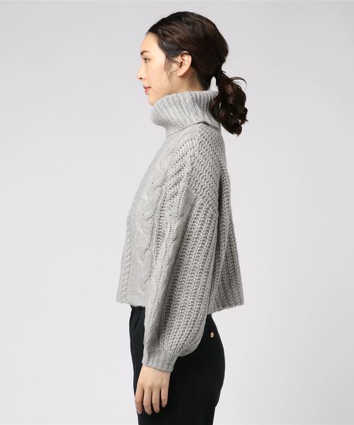 KOBE LETTUCE（コウベレタス）の「バルーンスリーブケーブル編みオフ