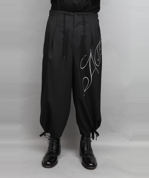 ato(アトウ)の「DRAW CODE WIDE PRINT PANTS(その他パンツ・メンズ・ブラック×ホワイト・44/46/48)」の7枚目の写真