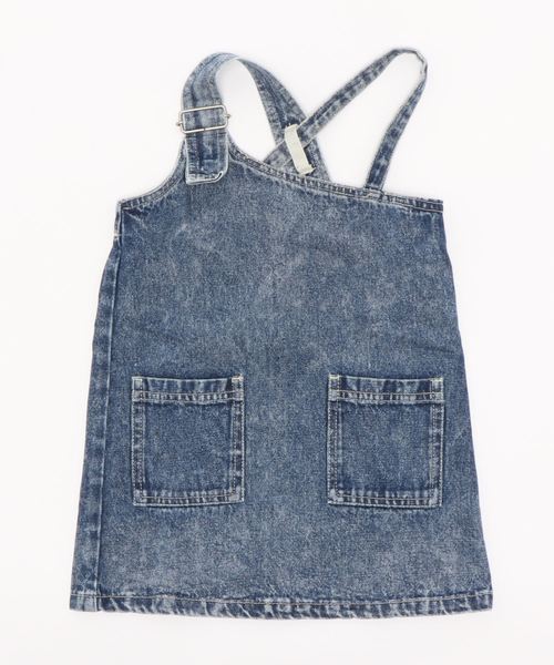 RADCHAP（ラッドチャップ）の「ケミカルデニムジャンパースカート（ジャンパースカート・キッズ・ブラック/サックスブルー・120cm/130cm/140cm/150cm/90cm/100cm/110cm）」の2枚目の写真