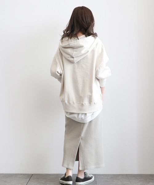 AMERICAN HOLIC（アメリカンホリック）の「Vネックフード付きBIG裏毛プルオーバー＊（Tシャツ/カットソー・レディース・チャコールグレー/カーキ/アイボリー/オフホワイト/グレー系その他・FREE）」の15枚目の写真