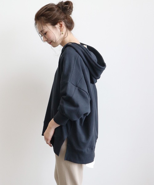 AMERICAN HOLIC（アメリカンホリック）の「Vネックフード付きBIG裏毛プルオーバー＊（Tシャツ/カットソー・レディース・チャコールグレー/カーキ/アイボリー/オフホワイト/グレー系その他・FREE）」の14枚目の写真