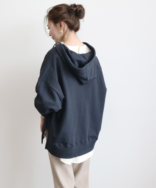 AMERICAN HOLIC（アメリカンホリック）の「Vネックフード付きBIG裏毛プルオーバー＊（Tシャツ/カットソー・レディース・チャコールグレー/カーキ/アイボリー/オフホワイト/グレー系その他・FREE）」の13枚目の写真