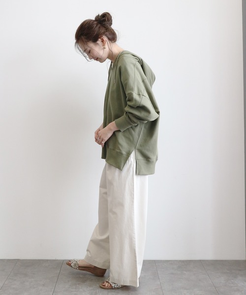 AMERICAN HOLIC（アメリカンホリック）の「Vネックフード付きBIG裏毛プルオーバー＊（Tシャツ/カットソー・レディース・チャコールグレー/カーキ/アイボリー/オフホワイト/グレー系その他・FREE）」の11枚目の写真