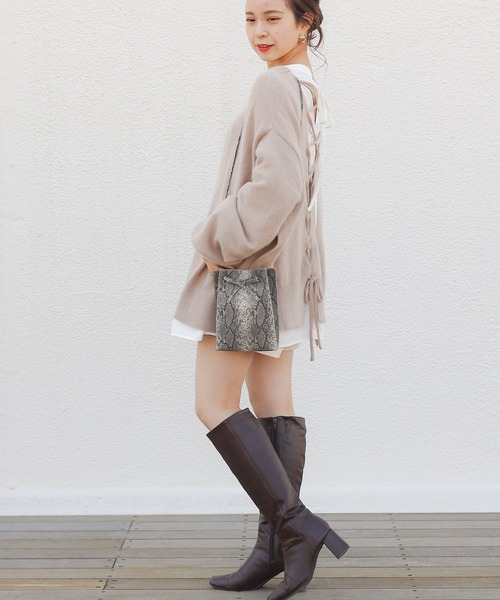 Chico（チコ）の「フロントリボンミニショルダーバッグ（ショルダーバッグ・レディース・パイソン/ライトベージュ/ブラウン・FREE）」の4枚目の写真