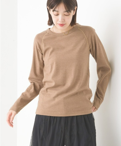 OMNES（オムネス）の「ストレッチジャガード　クルーネック長袖Tシャツ（Tシャツ/カットソー・レディース・ブラック/ホワイト/グレー/ネイビー/チャコールグレー/ベージュ/ホワイト系その他/ブラウン/ブルーグレー/ホワイト系その他2/ブラック系その他/ブルー/スモークグレー/ホワイト系その他3・SMALL/MEDIUM/LARGE/X-LARGE）」の12枚目の写真