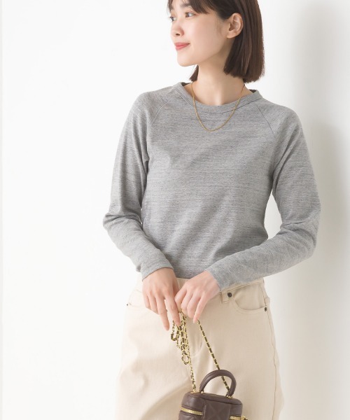 OMNES（オムネス）の「ストレッチジャガード　クルーネック長袖Tシャツ（Tシャツ/カットソー・レディース・ブラック/ホワイト/グレー/ネイビー/チャコールグレー/ベージュ/ホワイト系その他/ブラウン/ブルーグレー/ホワイト系その他2/ブラック系その他/ブルー/スモークグレー/ホワイト系その他3・SMALL/MEDIUM/LARGE/X-LARGE）」の8枚目の写真