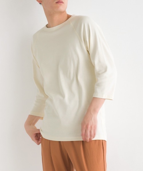 OMNES（オムネス）の「ストレッチジャガード　クルーネック長袖Tシャツ（Tシャツ/カットソー・レディース・ブラック/ホワイト/グレー/ネイビー/チャコールグレー/ベージュ/ホワイト系その他/ブラウン/ブルーグレー/ホワイト系その他2/ブラック系その他/ブルー/スモークグレー/ホワイト系その他3・SMALL/MEDIUM/LARGE/X-LARGE）」の4枚目の写真