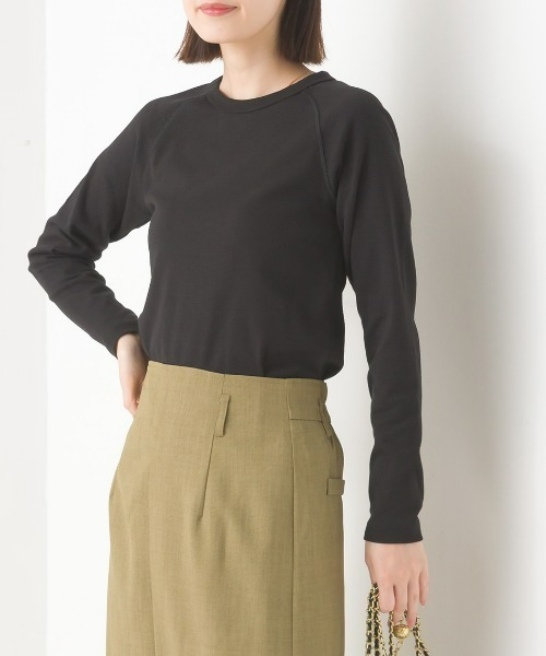 OMNES（オムネス）の「ストレッチジャガード　クルーネック長袖Tシャツ（Tシャツ/カットソー・レディース・ブラック/ホワイト/グレー/ネイビー/チャコールグレー/ベージュ/ホワイト系その他/ブラウン/ブルーグレー/ホワイト系その他2/ブラック系その他/ブルー/スモークグレー/ホワイト系その他3・SMALL/MEDIUM/LARGE/X-LARGE）」の5枚目の写真