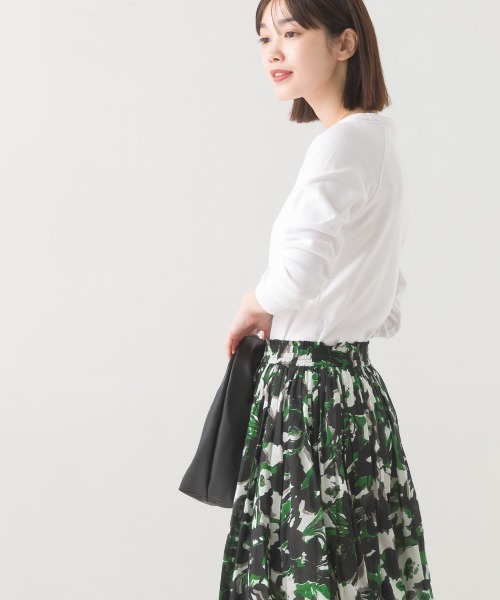 OMNES（オムネス）の「ストレッチジャガード　クルーネック長袖Tシャツ（Tシャツ/カットソー・レディース・ブラック/ホワイト/グレー/ネイビー/チャコールグレー/ベージュ/ホワイト系その他/ブラウン/ブルーグレー/ホワイト系その他2/ブラック系その他/ブルー/スモークグレー/ホワイト系その他3・SMALL/MEDIUM/LARGE/X-LARGE）」の16枚目の写真