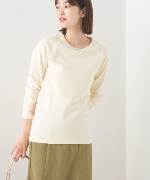 OMNES（オムネス）の「ストレッチジャガード　クルーネック長袖Tシャツ（Tシャツ/カットソー・レディース・ブラック/ホワイト/グレー/ネイビー/チャコールグレー/ベージュ/ホワイト系その他/ブラウン/ブルーグレー/ホワイト系その他2/ブラック系その他/ブルー/スモークグレー/ホワイト系その他3・SMALL/MEDIUM/LARGE/X-LARGE）」の19枚目の写真