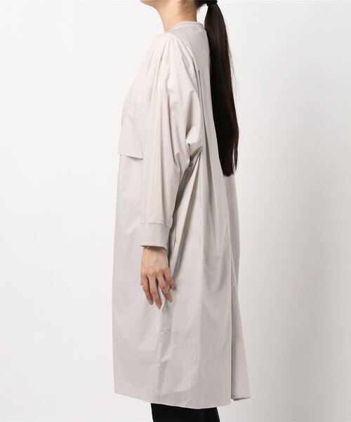 La SRIC(ラスリック)の「La SRIC/リブ付きロングシャツジャケット(ノーカラージャケット・レディース・ブラック/ライトベージュ・38)」の15枚目の写真