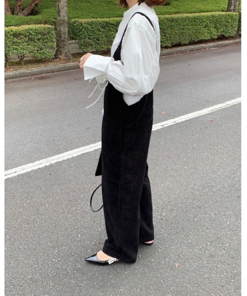 She's Closet(シーズクローゼット)の「深Vネックコーデュロイサロペット(サロペット/オーバーオール・レディース・ブラック/ブラウン/アイボリー/ベージュ・FREE)」の9枚目の写真