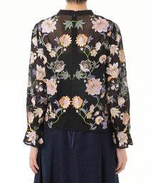 GRACE CONTINENTAL（グレースコンチネンタル）の「マルチ刺繍フリル